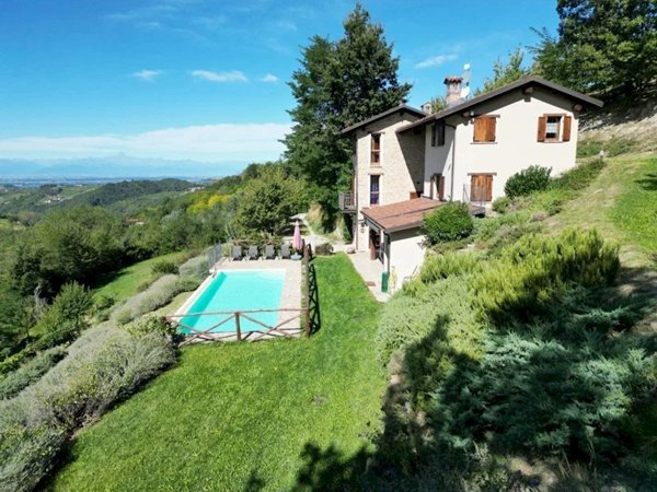 casa indipendente in vendita a Cissone