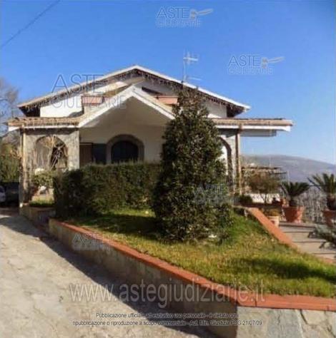 casa indipendente in vendita a San Gregorio Magno
