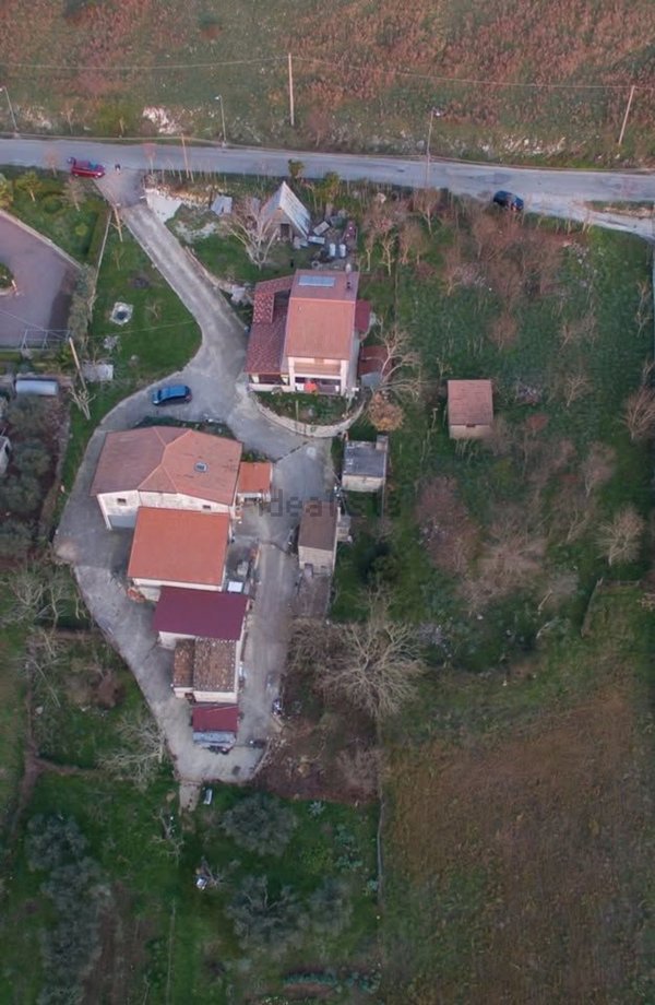 casa indipendente in vendita a San Gregorio Magno