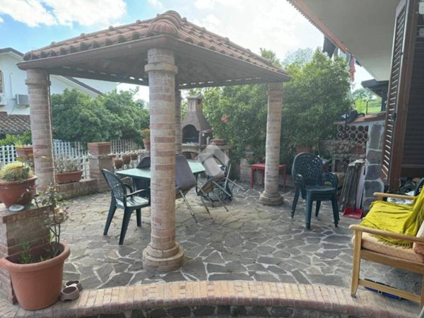 casa indipendente in vendita a San Mango Piemonte