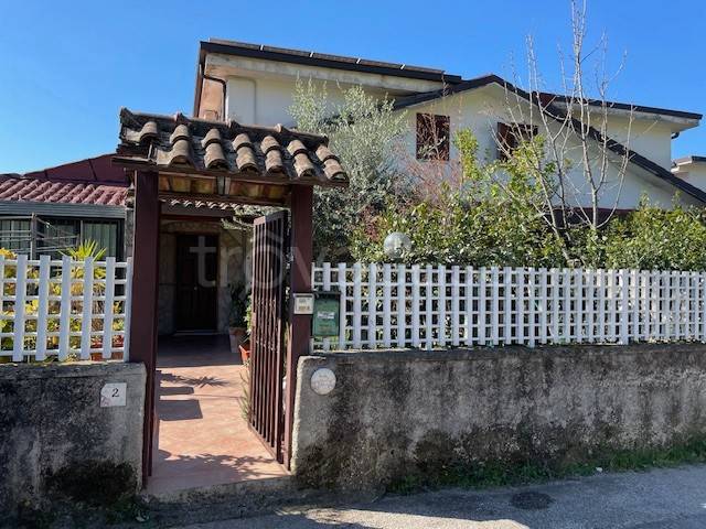 casa indipendente in vendita a San Mango Piemonte