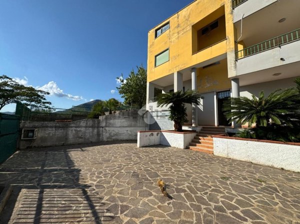 casa indipendente in vendita a San Mango Piemonte