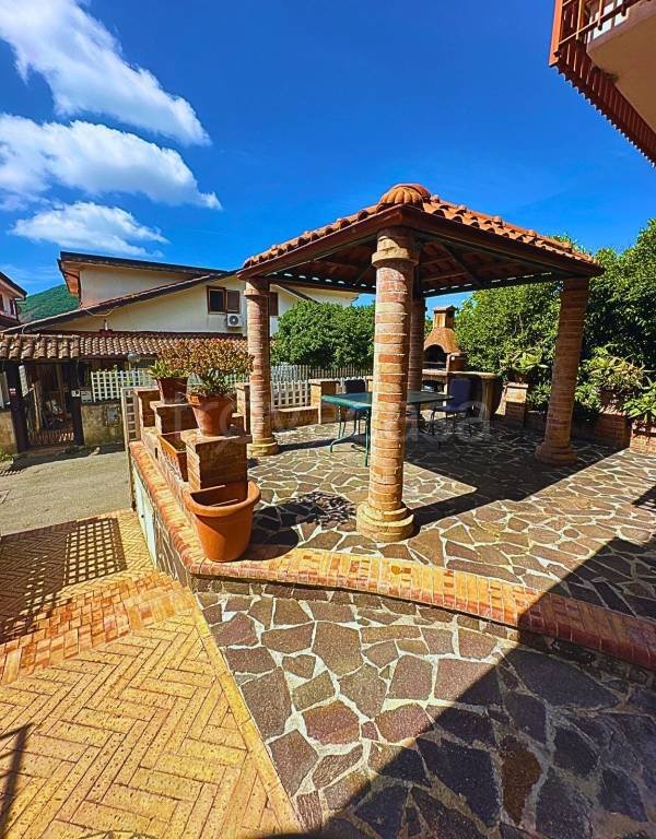 casa indipendente in vendita a San Mango Piemonte