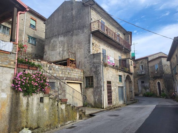 casa indipendente in vendita a San Mauro Cilento