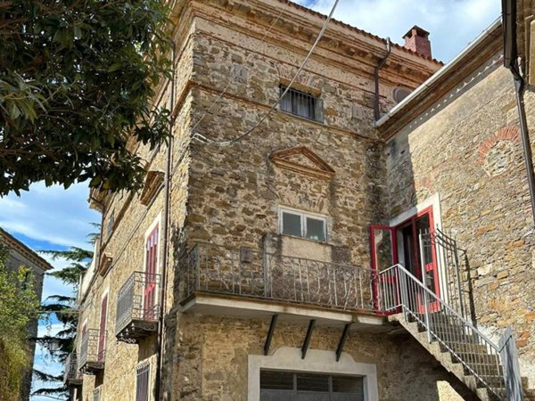 intera palazzina in vendita a San Mauro Cilento