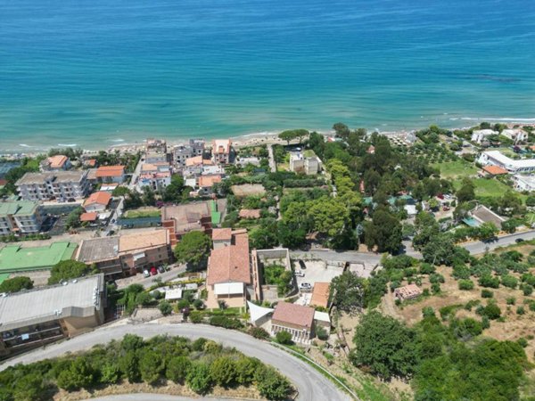 appartamento in vendita a San Mauro Cilento in zona Mezzatorre