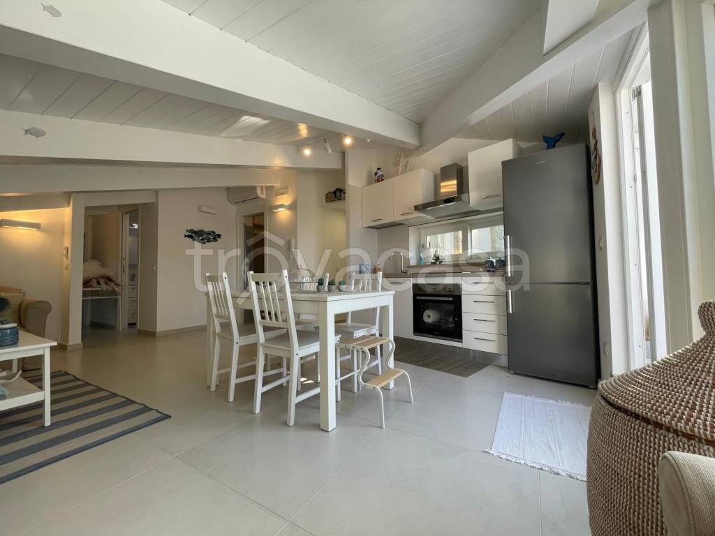 appartamento in vendita a San Mauro Cilento in zona Mezzatorre