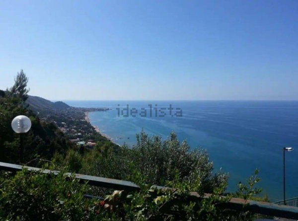 appartamento in vendita a San Mauro Cilento