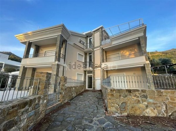 appartamento in vendita a San Mauro Cilento in zona Mezzatorre