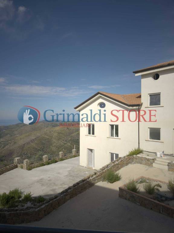 casa indipendente in vendita a San Mauro Cilento