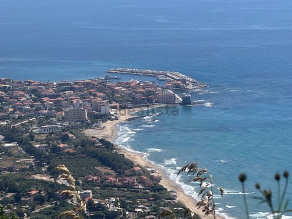 casa indipendente in vendita a San Mauro Cilento in zona Mezzatorre