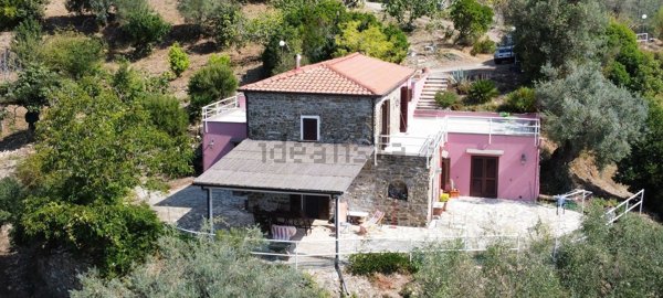 casa indipendente in vendita a San Mauro Cilento