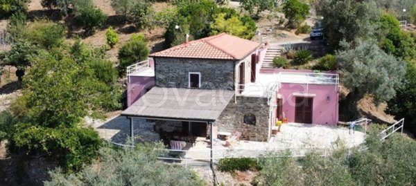 casa indipendente in vendita a San Mauro Cilento
