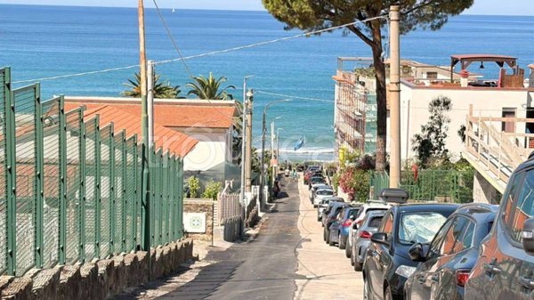appartamento in vendita a San Mauro Cilento in zona Mezzatorre