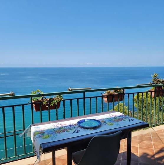casa indipendente in vendita a San Mauro Cilento in zona Mezzatorre