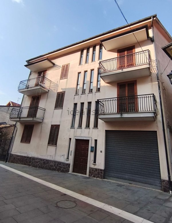 casa indipendente in vendita a San Pietro al Tanagro