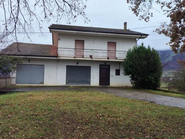 casa indipendente in vendita a San Rufo