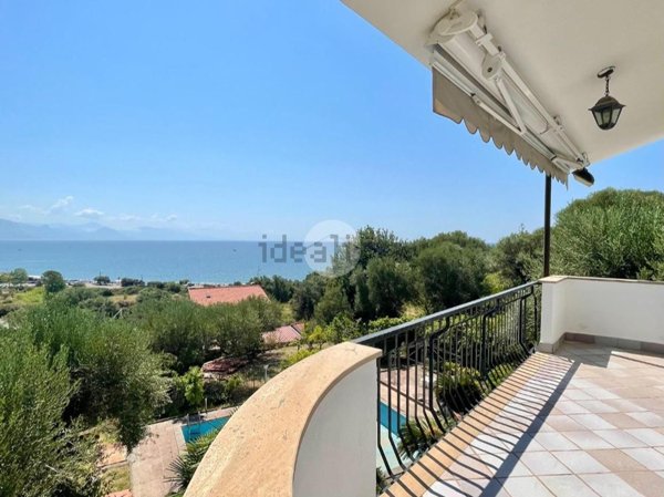 casa indipendente in vendita a Santa Marina