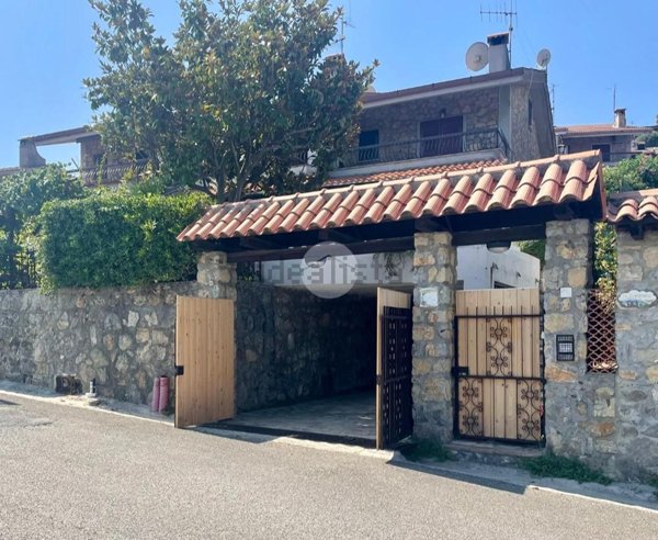 appartamento in vendita a Santa Marina