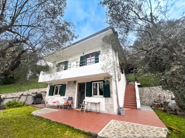 casa indipendente in vendita a Santa Marina