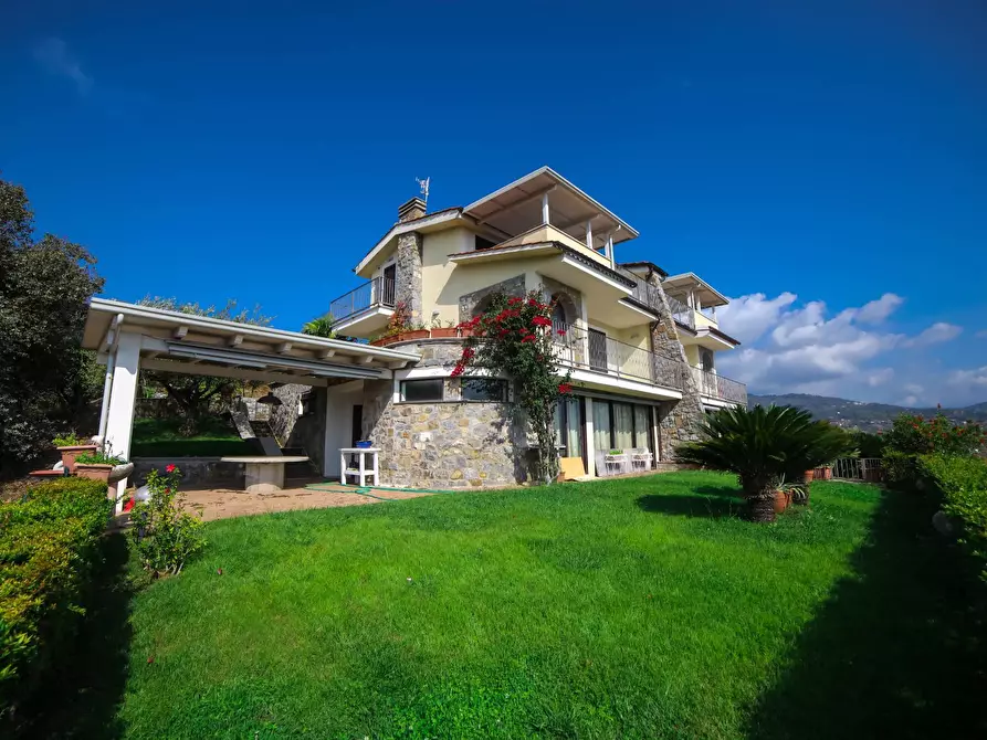 casa indipendente in vendita a Santa Marina