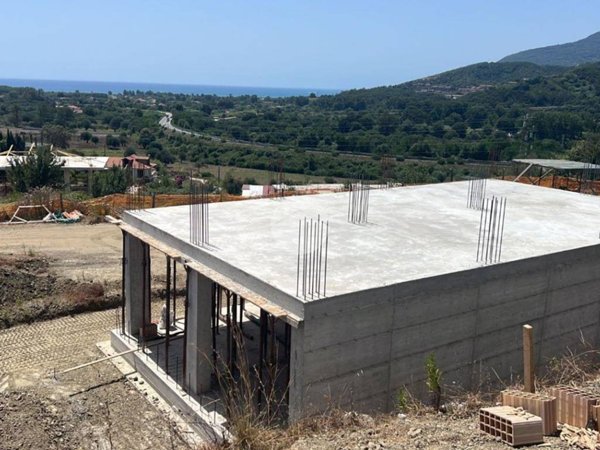casa indipendente in vendita a Santa Marina