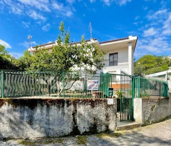 casa indipendente in vendita a Santa Marina