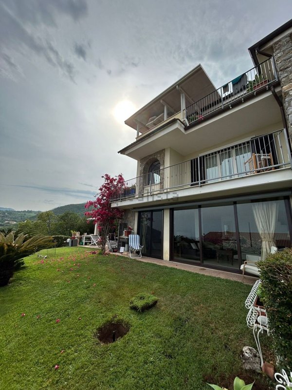 casa indipendente in vendita a Santa Marina