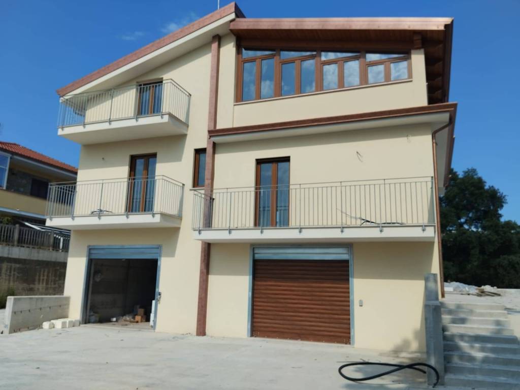 intera palazzina in vendita a Santa Marina