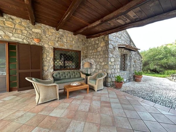casa indipendente in vendita a Santa Marina