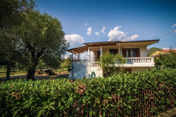 casa indipendente in vendita a Santa Marina