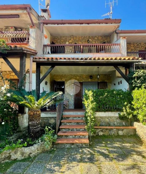 casa indipendente in vendita a Santa Marina