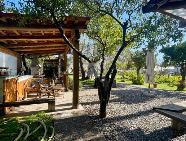 casa indipendente in vendita a Santa Marina