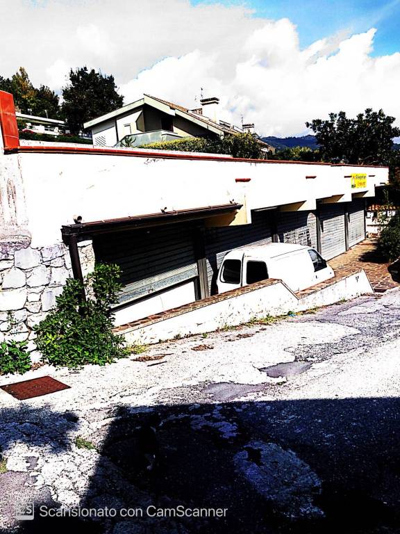 negozio in vendita a Santa Marina