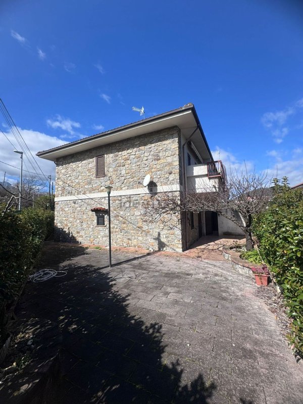 casa indipendente in vendita a Santa Marina