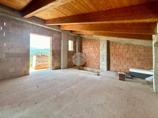 casa indipendente in vendita a Santa Marina