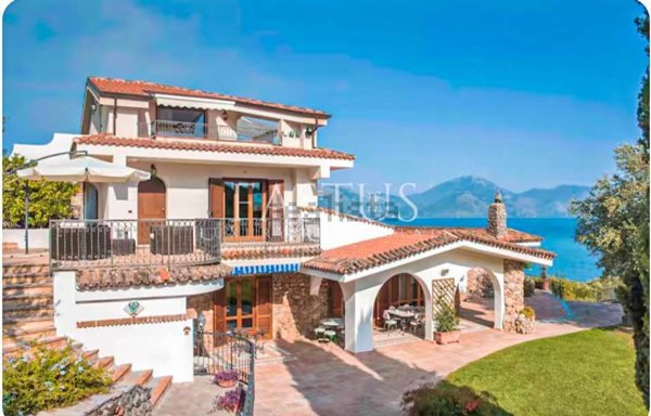 casa indipendente in vendita a Santa Marina