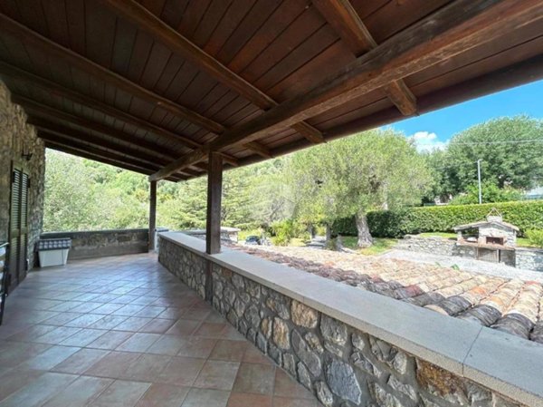 casa indipendente in vendita a Santa Marina