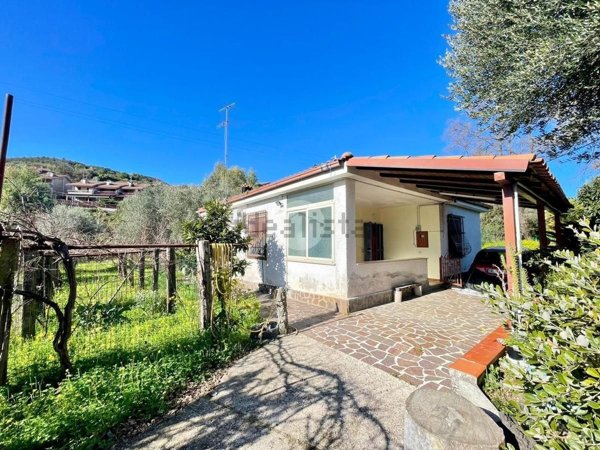 casa indipendente in vendita a Santa Marina
