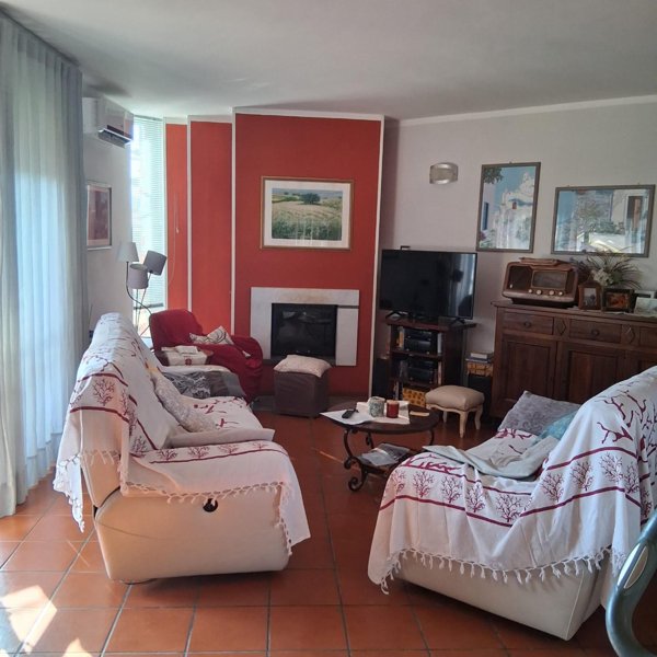 casa indipendente in vendita a Santa Marina