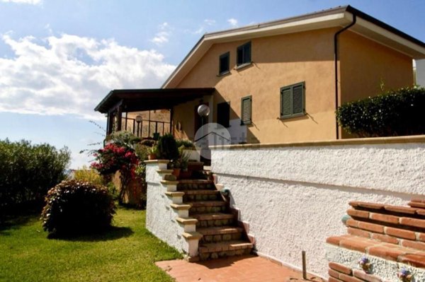casa indipendente in vendita a Santa Marina