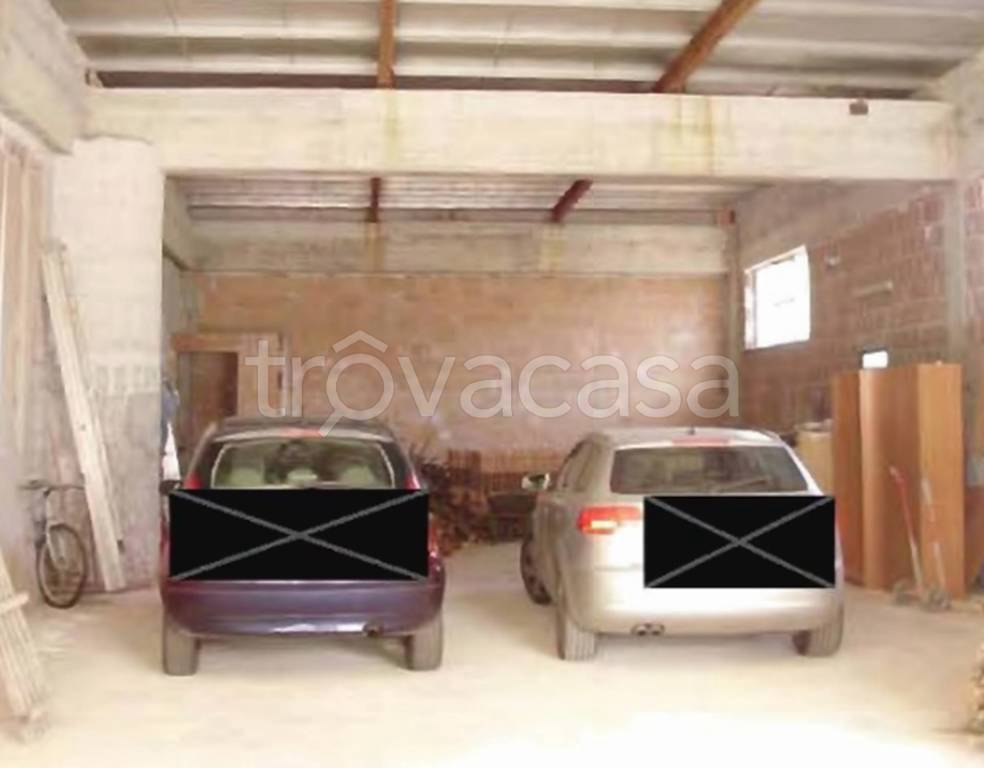 locale commerciale in vendita a Sant'Arsenio