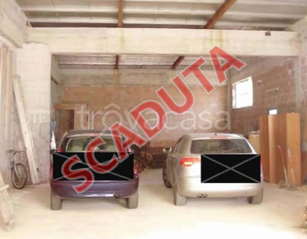 locale commerciale in vendita a Sant'Arsenio