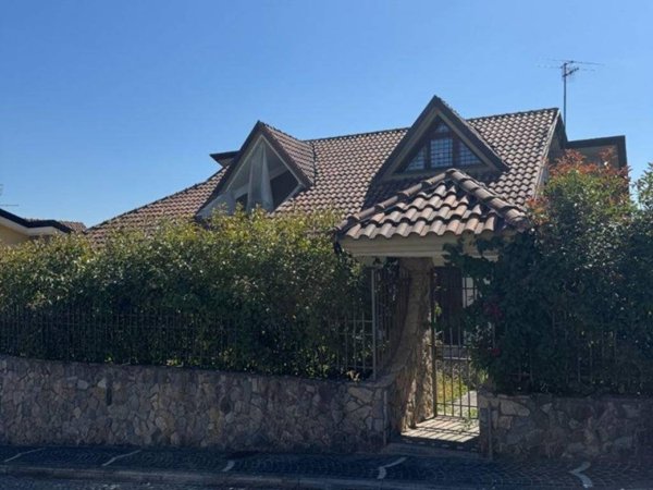 casa indipendente in vendita a Sant'Egidio del Monte Albino