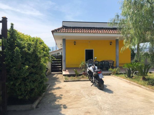 casa indipendente in vendita a San Valentino Torio