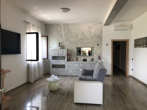 casa indipendente in vendita a San Valentino Torio