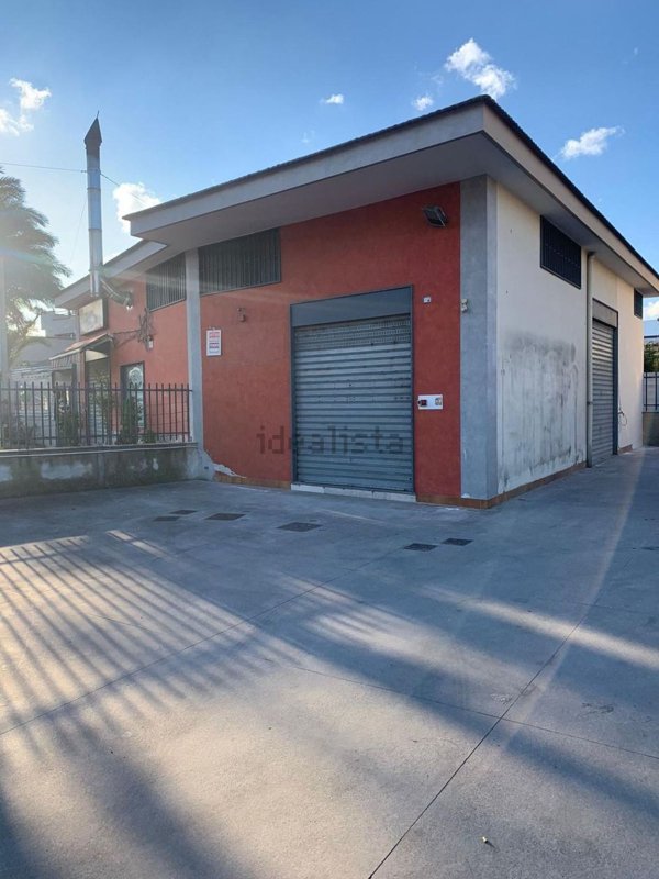 locale commerciale in vendita a San Valentino Torio