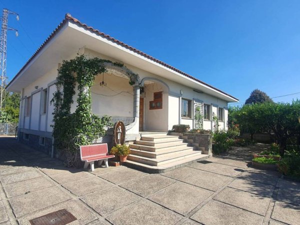 casa indipendente in vendita a San Valentino Torio