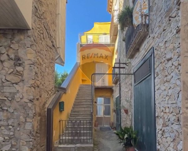 casa indipendente in vendita a Sapri