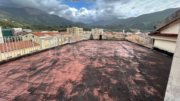 locale commerciale in vendita a Sapri